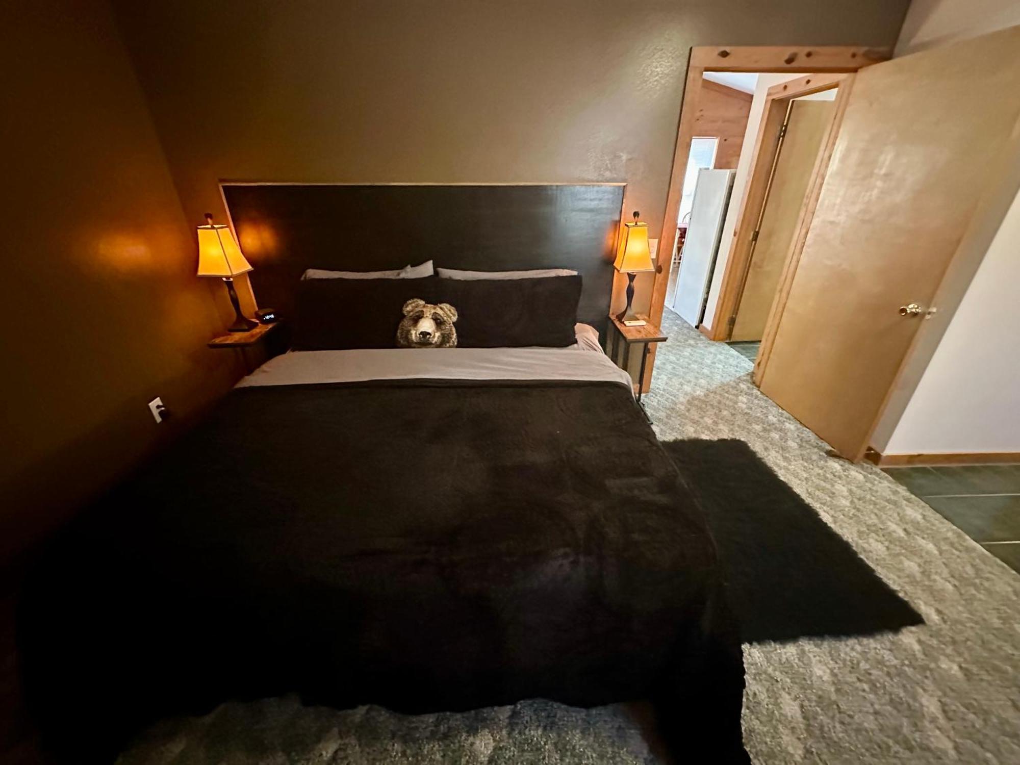 Cedar Creek Cabins #1 - Giant Spa Tub, Large Wooded Porch, Full Kitchen, 1 Bedroom Eureka Springs Buitenkant foto