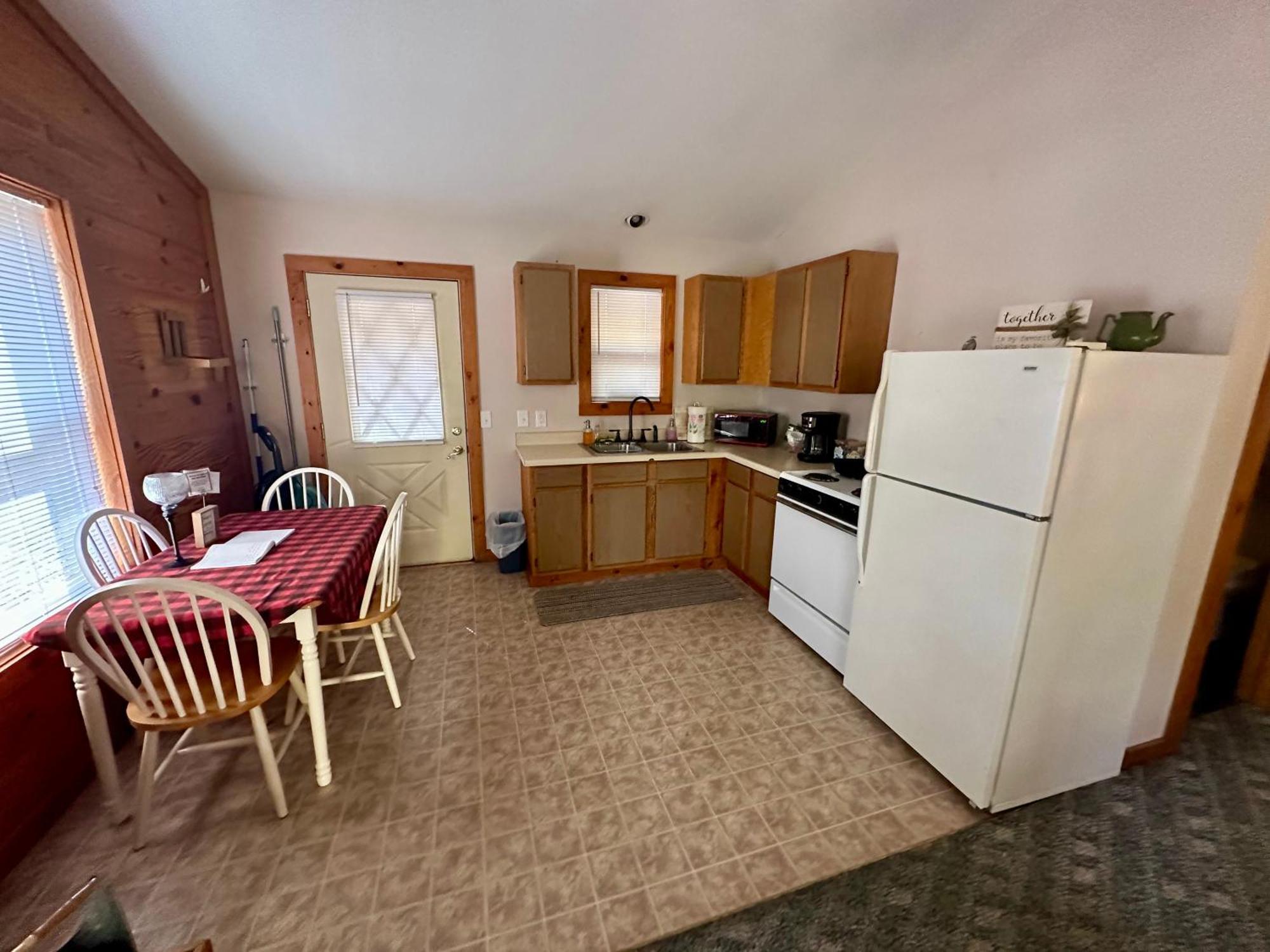 Cedar Creek Cabins #1 - Giant Spa Tub, Large Wooded Porch, Full Kitchen, 1 Bedroom Eureka Springs Buitenkant foto